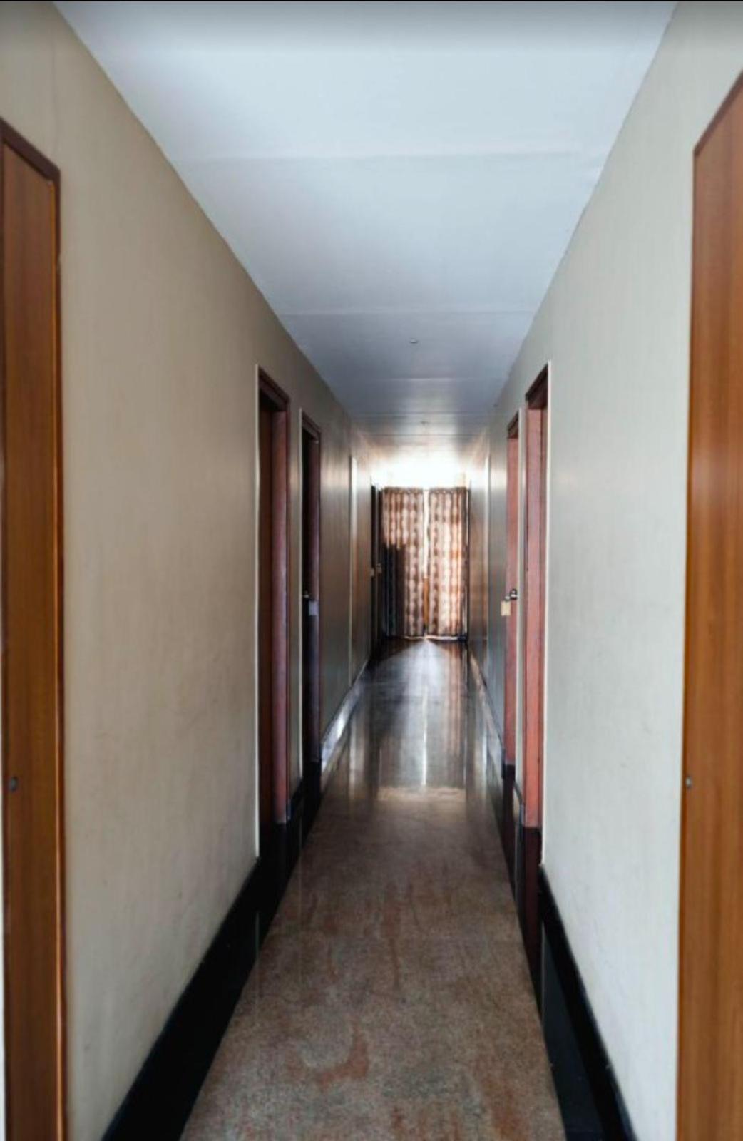Samasth Rooms And Suits 迈索尔 外观 照片