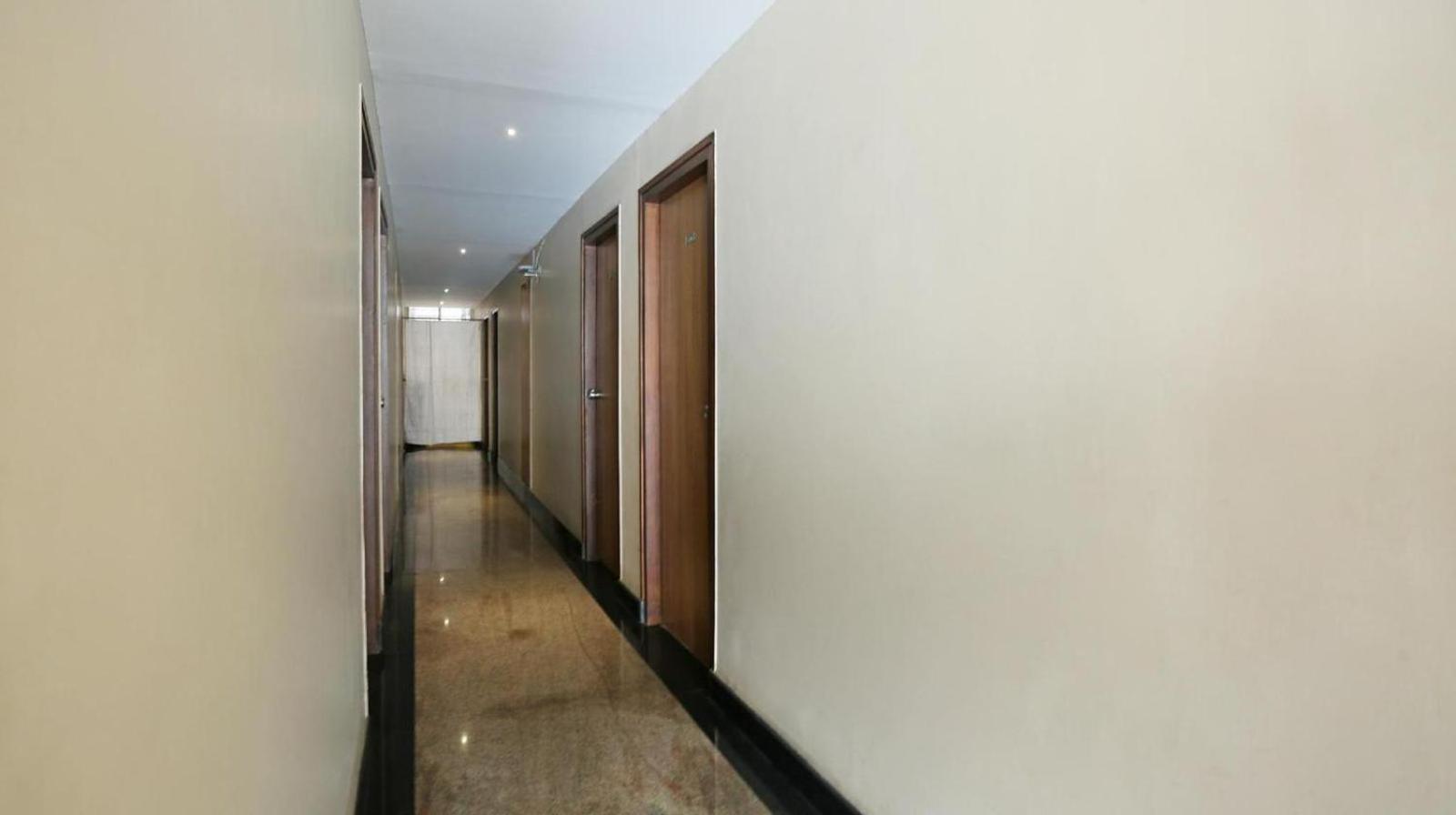 Samasth Rooms And Suits 迈索尔 外观 照片