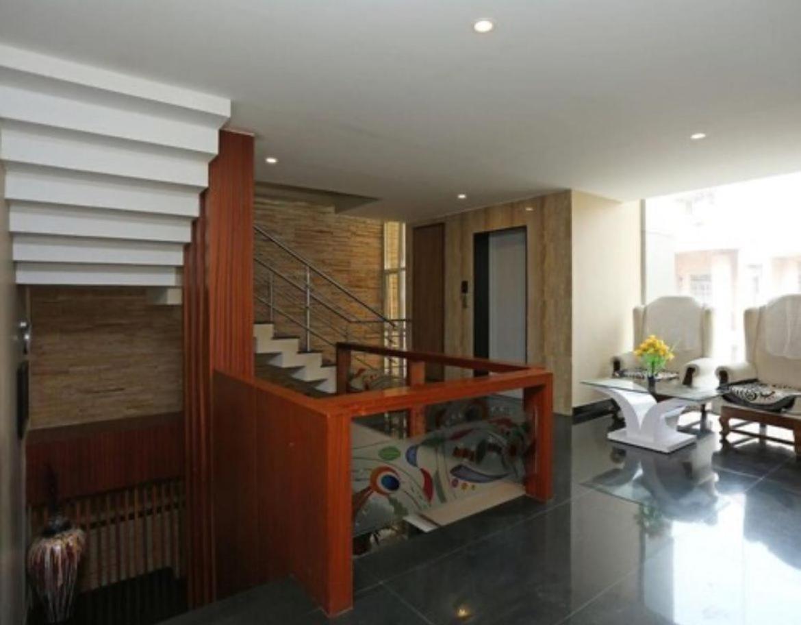 Samasth Rooms And Suits 迈索尔 外观 照片