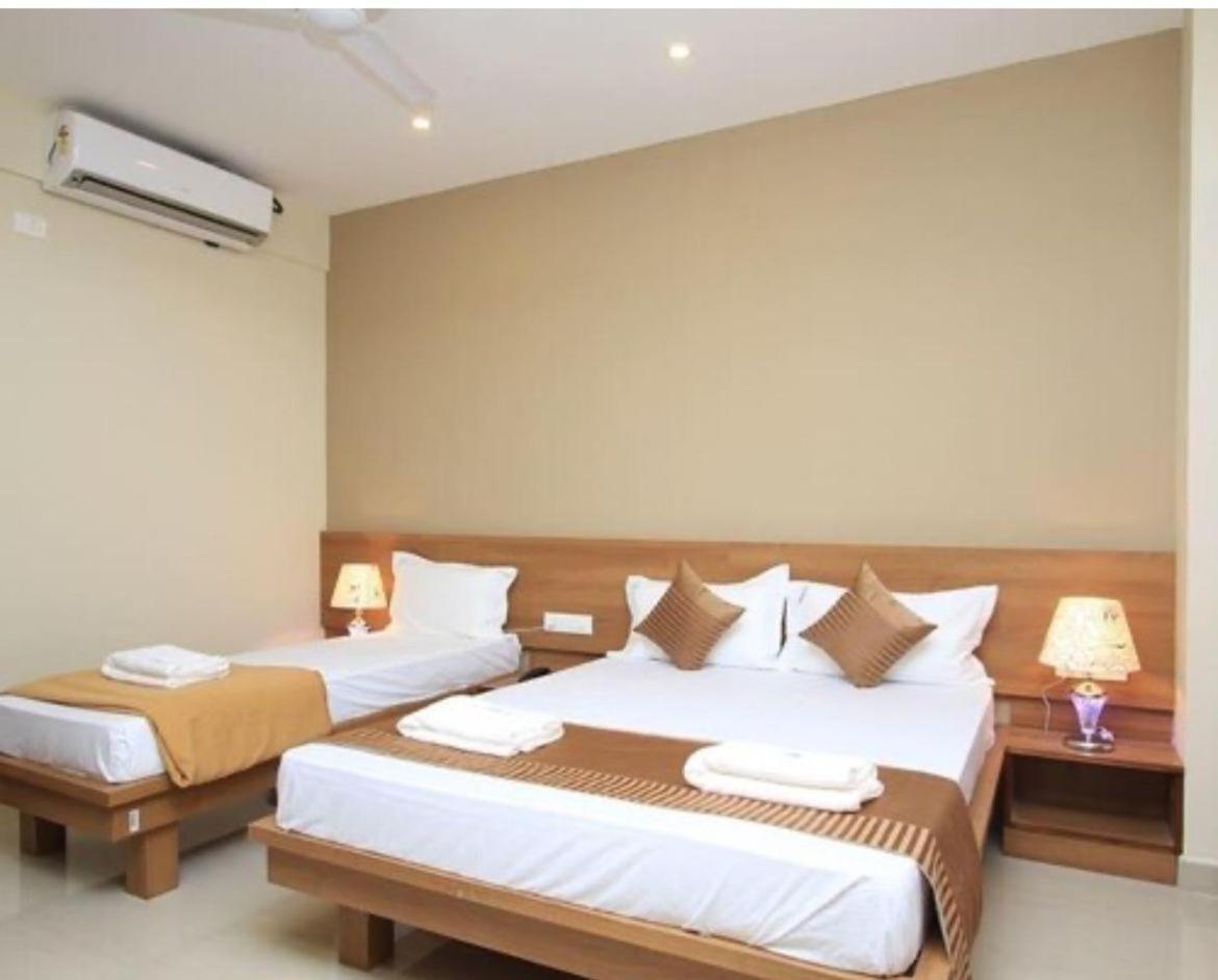 Samasth Rooms And Suits 迈索尔 外观 照片