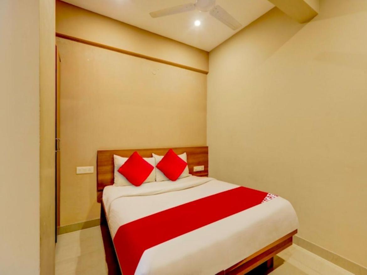 Samasth Rooms And Suits 迈索尔 外观 照片