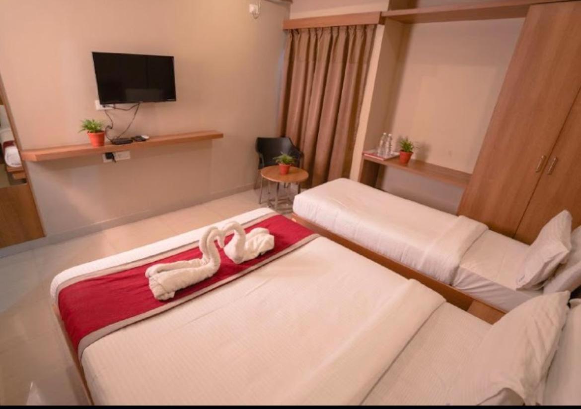 Samasth Rooms And Suits 迈索尔 外观 照片