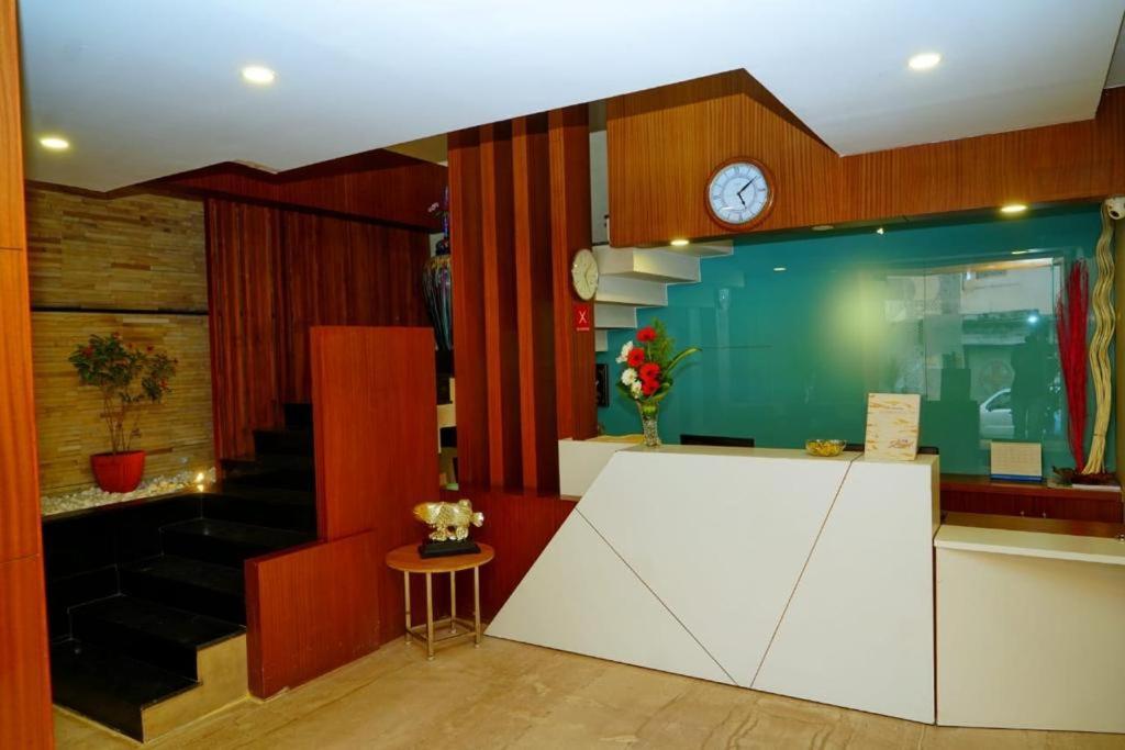 Samasth Rooms And Suits 迈索尔 外观 照片